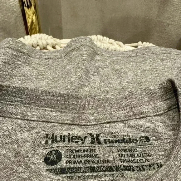 Hurley men’s tshirt - Picture 3 of 4